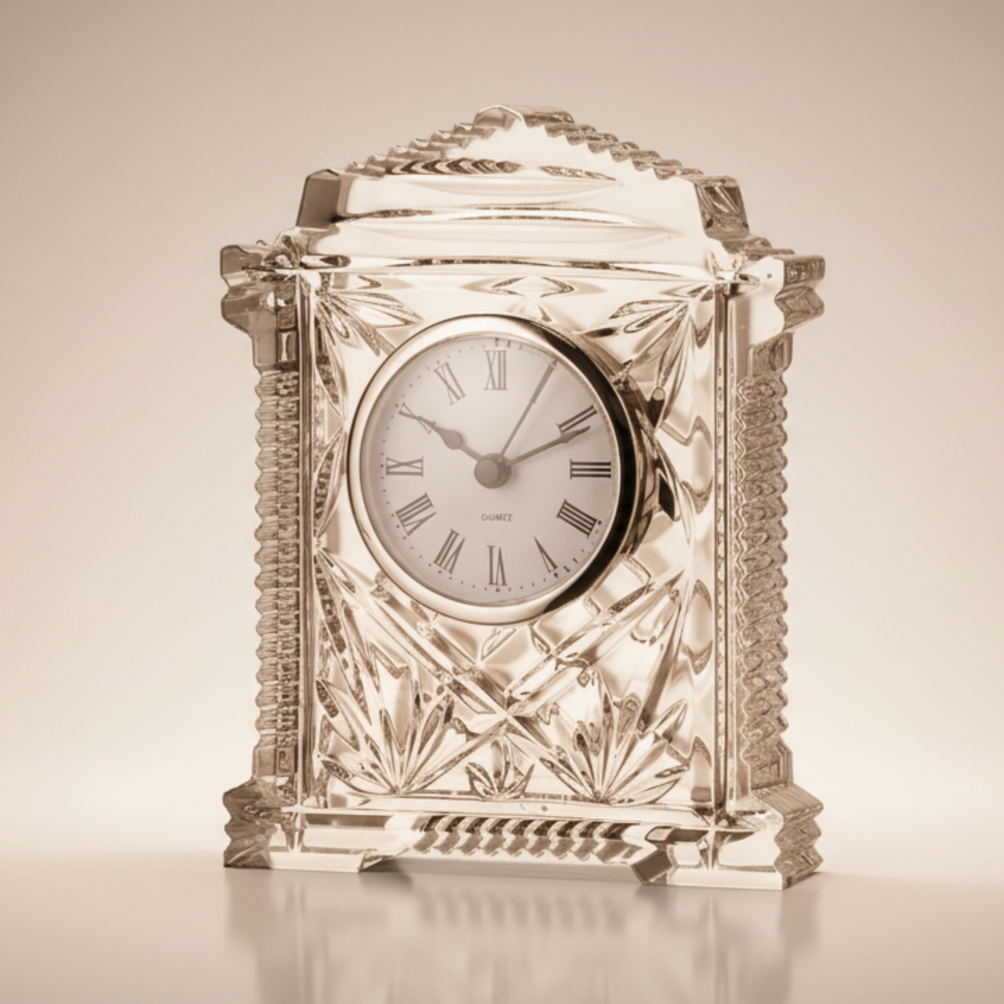 Horloge Lockstands 16 cm – Cristal de Bohême Taillé & Cadran Doré