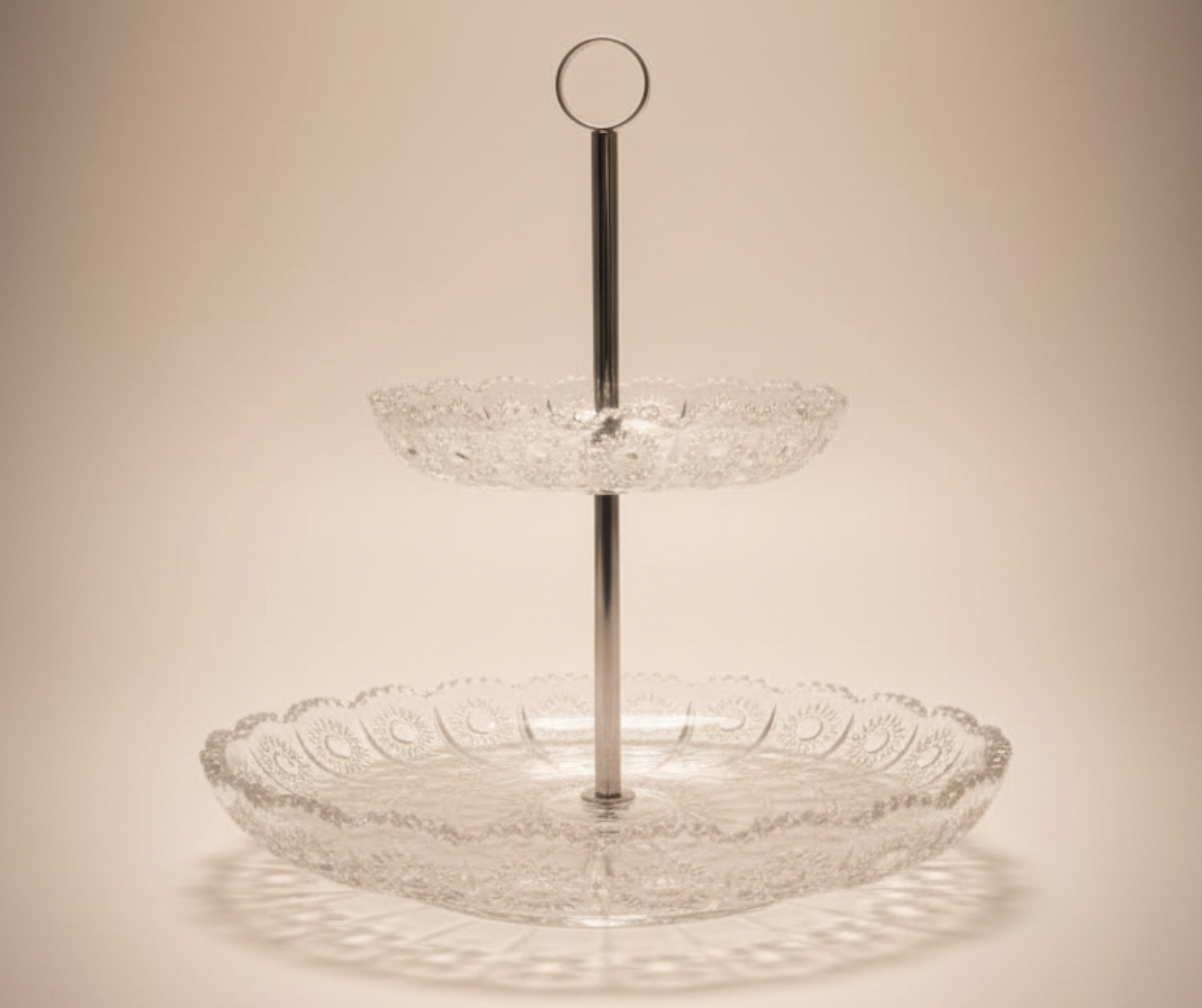 Présentoir à 2 Niveaux Vintage – Cristal de Bohême pour Gâteaux & Amuse-Bouches